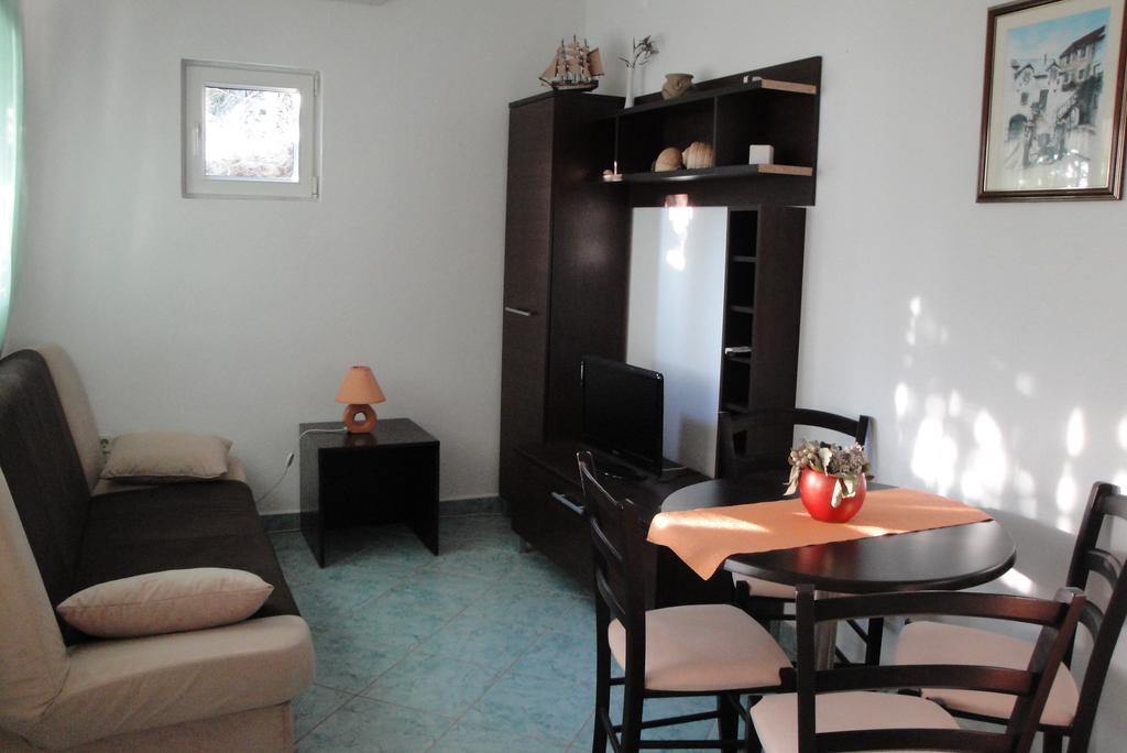Apartment Hortenzija Baška Voda Rum bild