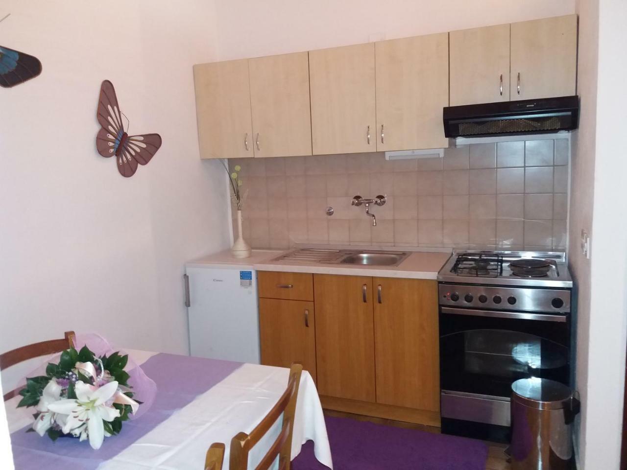 Apartment Hortenzija Baška Voda Exteriör bild